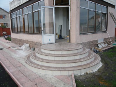 Круглое крыльцо - Гранит ЖЕЛЬТАУ 3(27) - сентябрь 2008