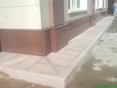 Цоколь и отмостки - Гранит ЮЖНО-СУЛТАЕВСКИЙ, Гранит IMPERIAL RED(3526) - июнь 2008