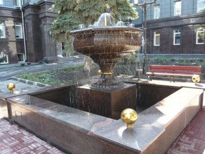 Фонтан парковый - Гранит БАЛТИЙСКИЙ(75) - июнь 2009