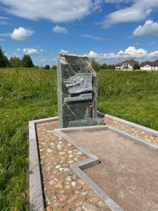 Памятник из змеевика - Мрамор ЗМЕЕВИК ЮЖНО-ШАБРОВСКОЕ(7962) - август 2022