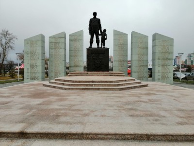 Мемориальный комплекс «Солдатам правопорядка» в г.Челябинске - Гранит БАЛТИЙСКИЙ, Гранит ЮЖНО-СУЛТАЕВСКИЙ, Гранит МАНСУРОВСКИЙ(8622) - октябрь 2024