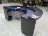 Стойка ресепшн в бизнес-центре
